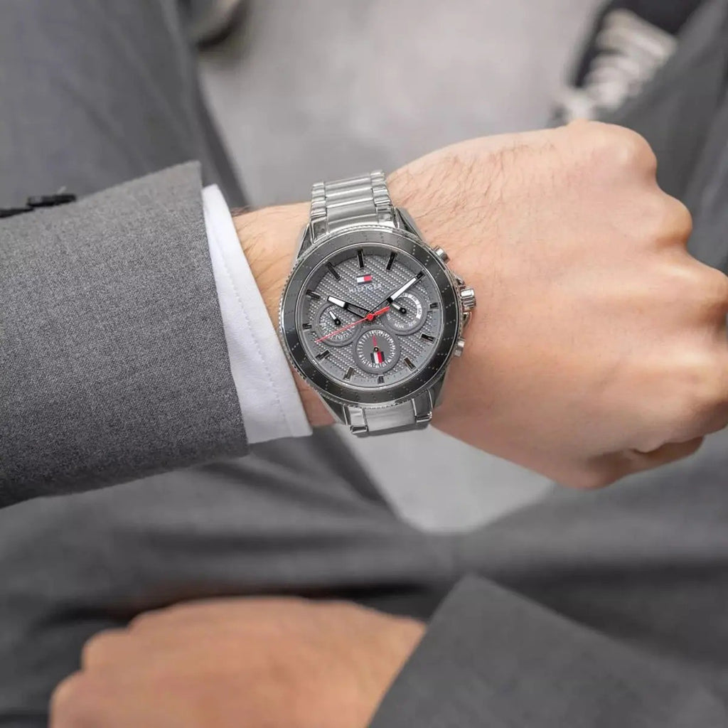 Tommy Hilfiger Aiden 1791857 – Montre Homme en Acier Inoxydable Étanchéité 5 ATM