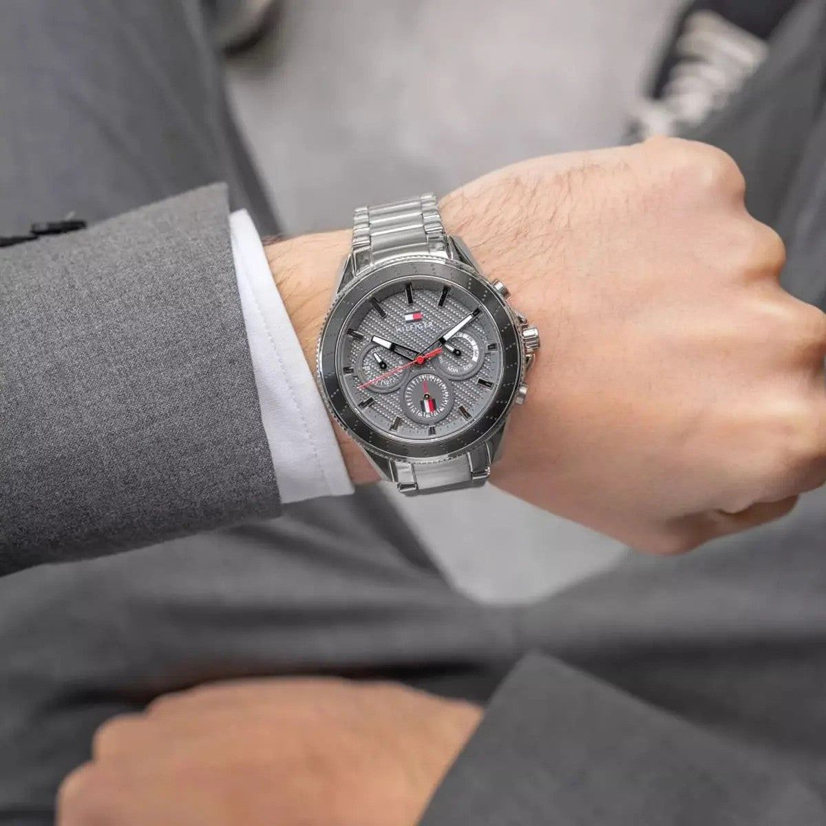 Tommy Hilfiger Aiden 1791857 – Montre Homme en Acier Inoxydable Étanchéité 5 ATM