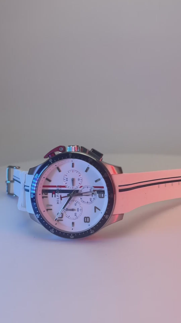 Tommy Hilfiger Bank 1792170 – Montre Homme Racing Chronographe Quartz